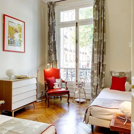 Apartment In A Great Location Close To The Eiffel Tower *