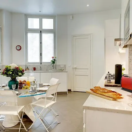 In A Great Location Close To The Eiffel Tower Daire Paris