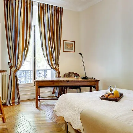 Apartment In A Great Location Close To The Eiffel Tower *