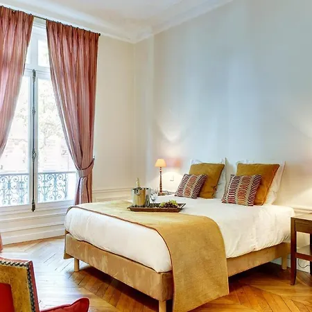 In A Great Location Close To The Eiffel Tower Daire *